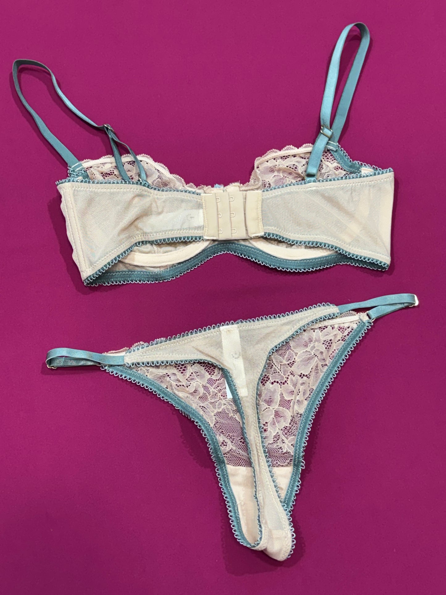 Ensemble SUWEN en dentelle