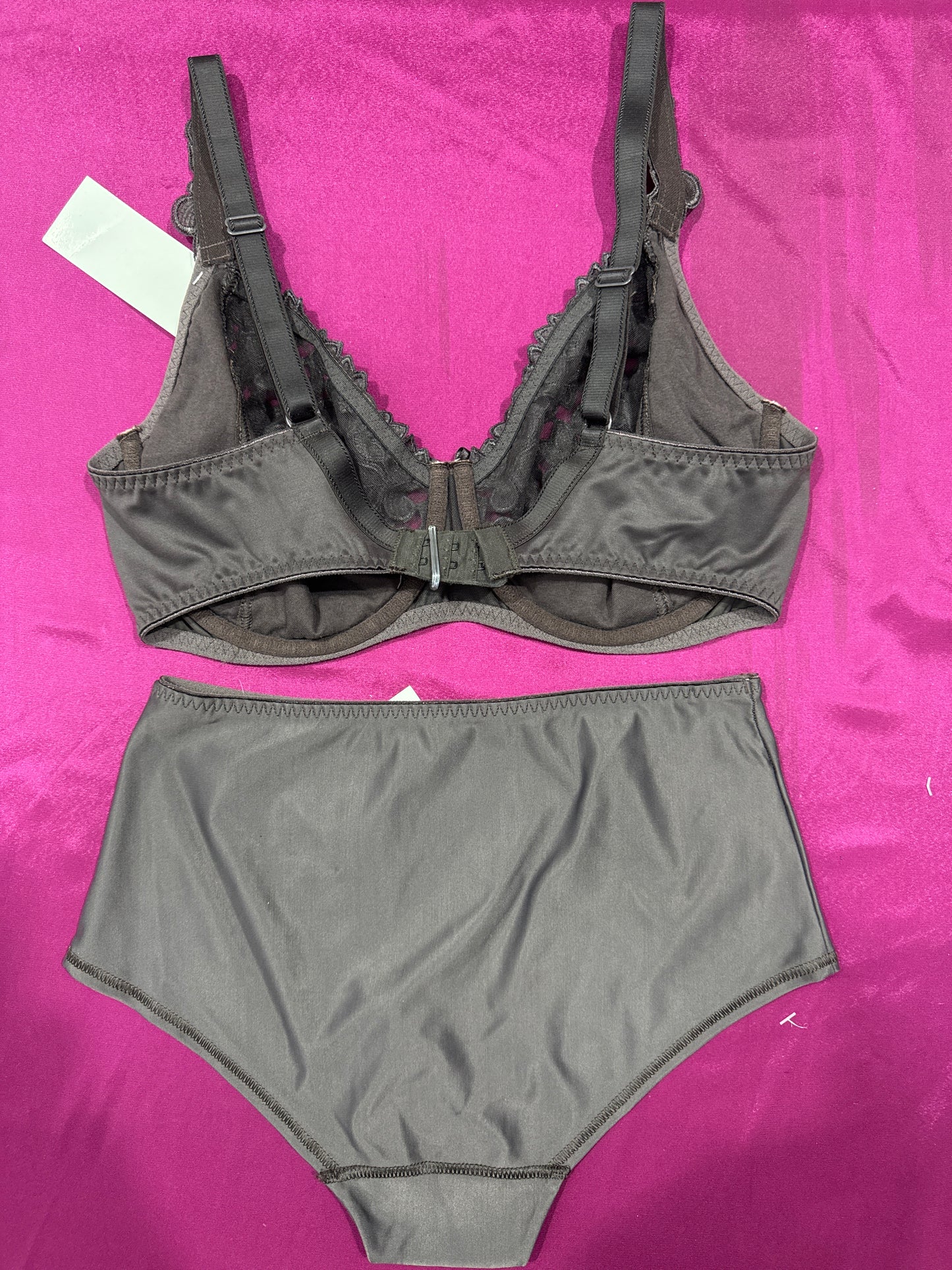 Ensemble incognito brodé 😍