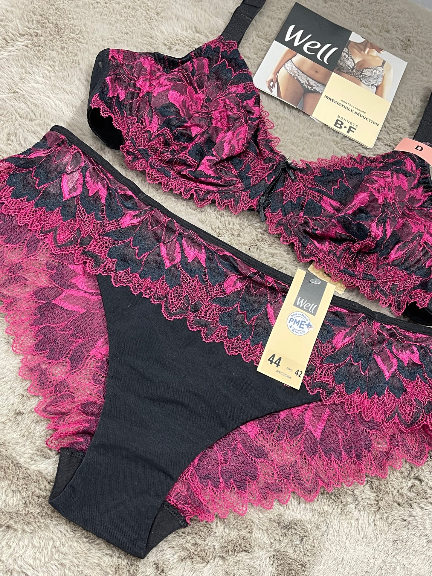 ENSEMBLE WELL IRRESISTIBLE SEDUCTION