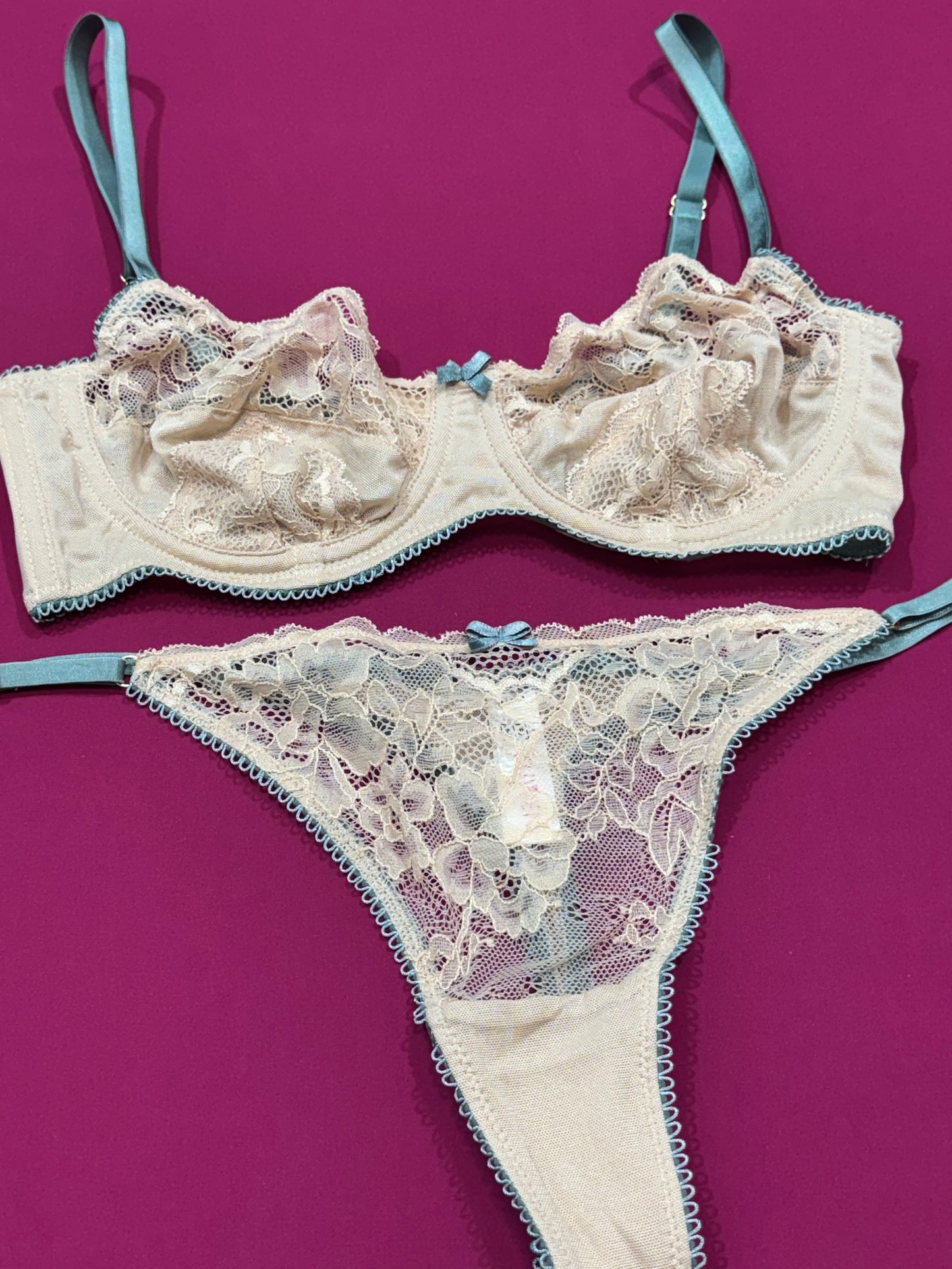 Ensemble SUWEN en dentelle