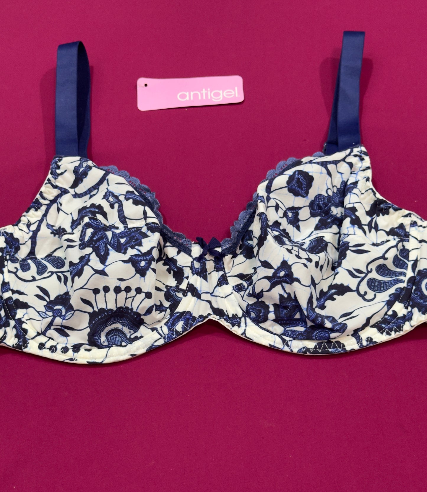 Lise charmel antigel Bleu Fugue