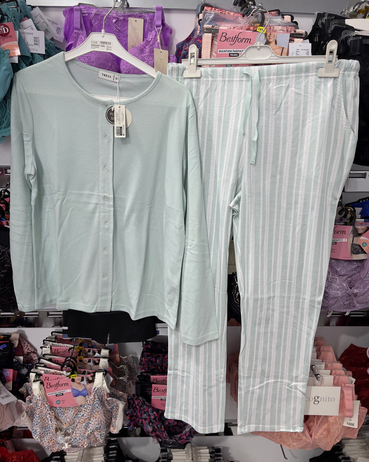 Pyjama boutonné vert clair