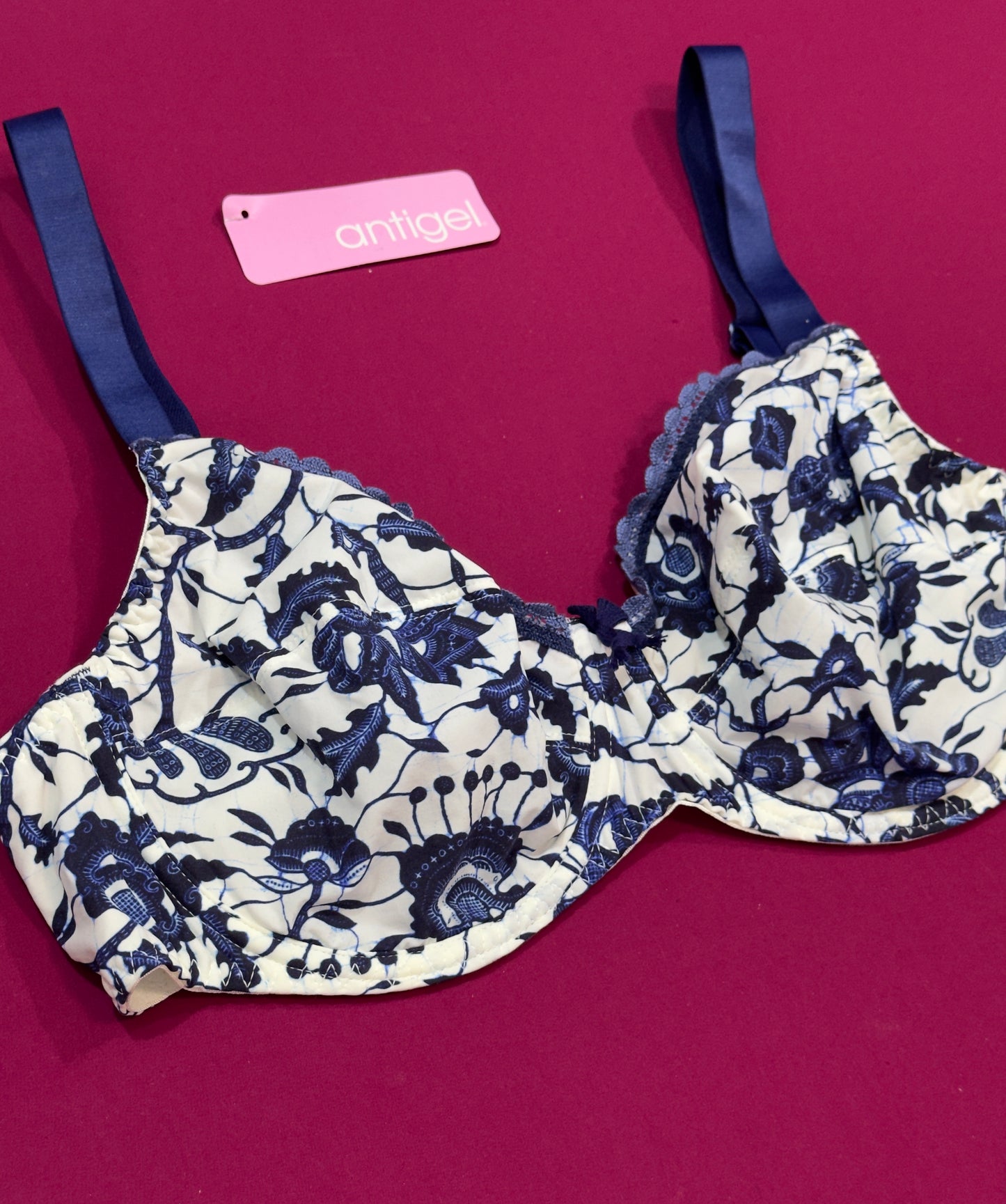 Lise charmel antigel Bleu Fugue